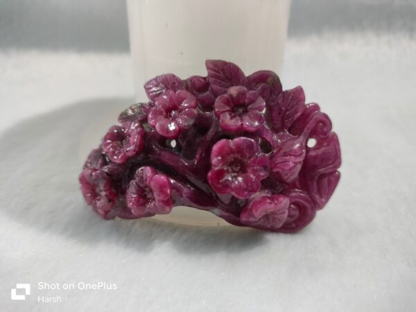 Ruby Antik Carving Flower