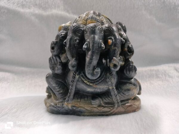Blue Sapphire Ganesha 5 Mukhi