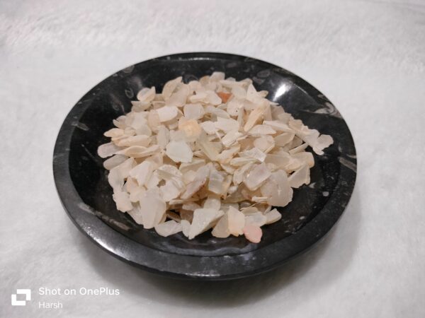 White Topaz Unpolished Chips | per kg