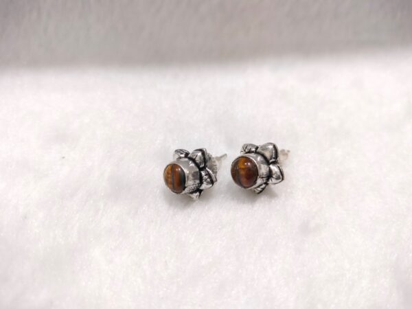 Tiger Eye Sttud Earing