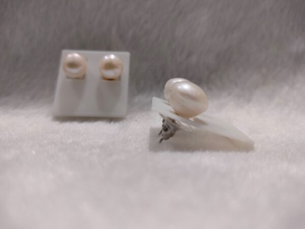 Pearl Earing