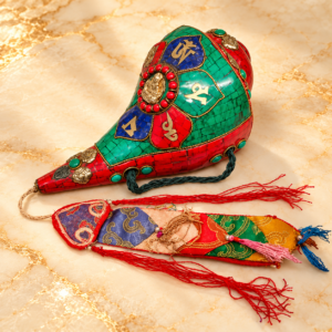 Nepali Antic Shankh With Malachite , Lepis And Coral