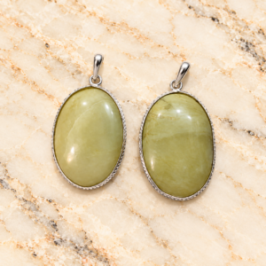 Serpentine Oval Pendant